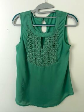 Sleeveless Green Crochet Women's Blouse